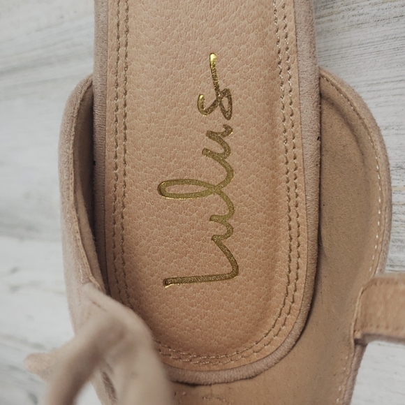 Lulu's suede feel beige open toe ankle tie 4" high heels, zip up back Size 10 - Picture 6 of 8